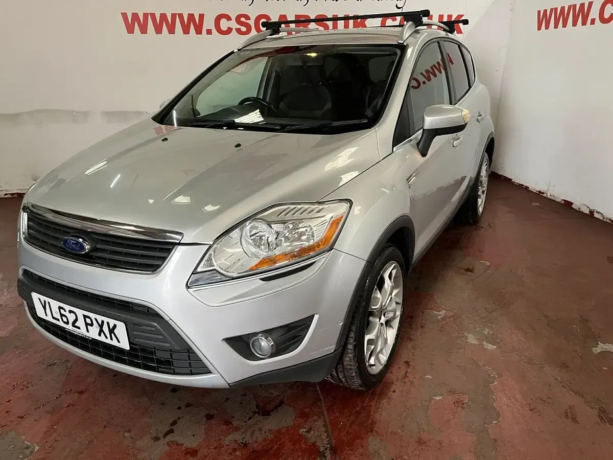 Used Ford Kuga Zetec 140 HP (102 kW) 2013 Silver SUV