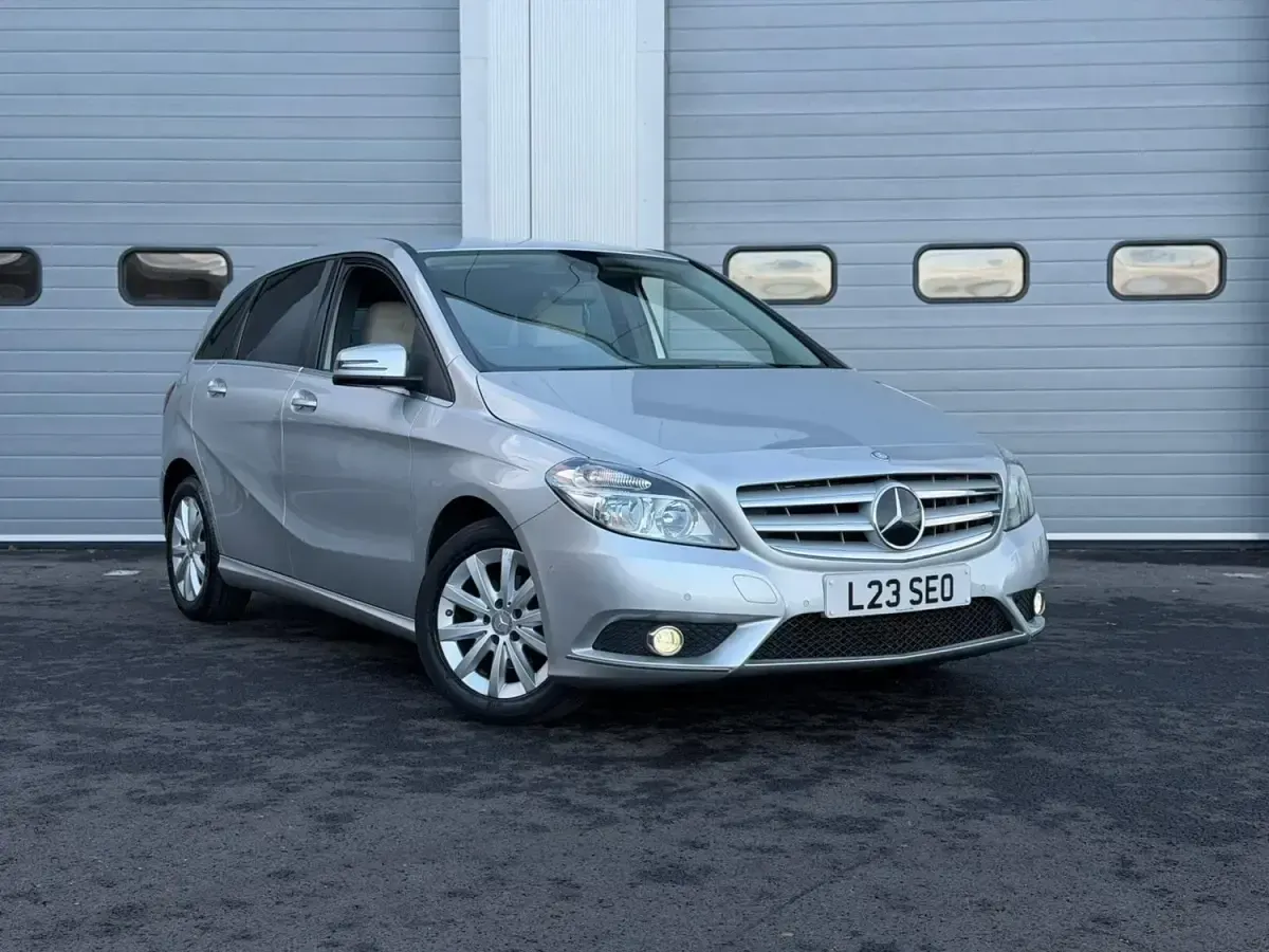 Begagnad Mercedes B180 SE 109 HK (80 kW) 2014 Silver Minibuss