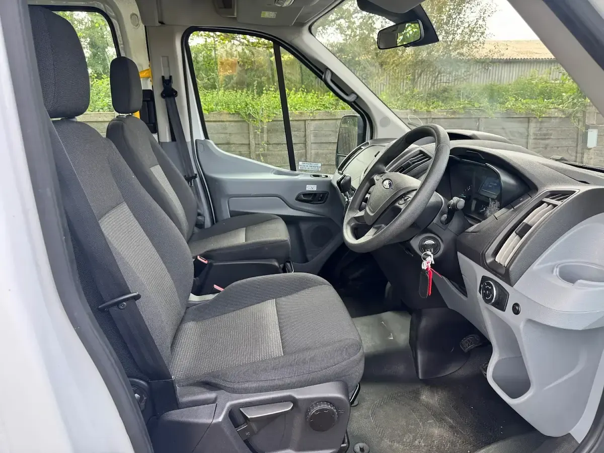 Used Ford Transit 125 HP (91 kW) 2017 White Van