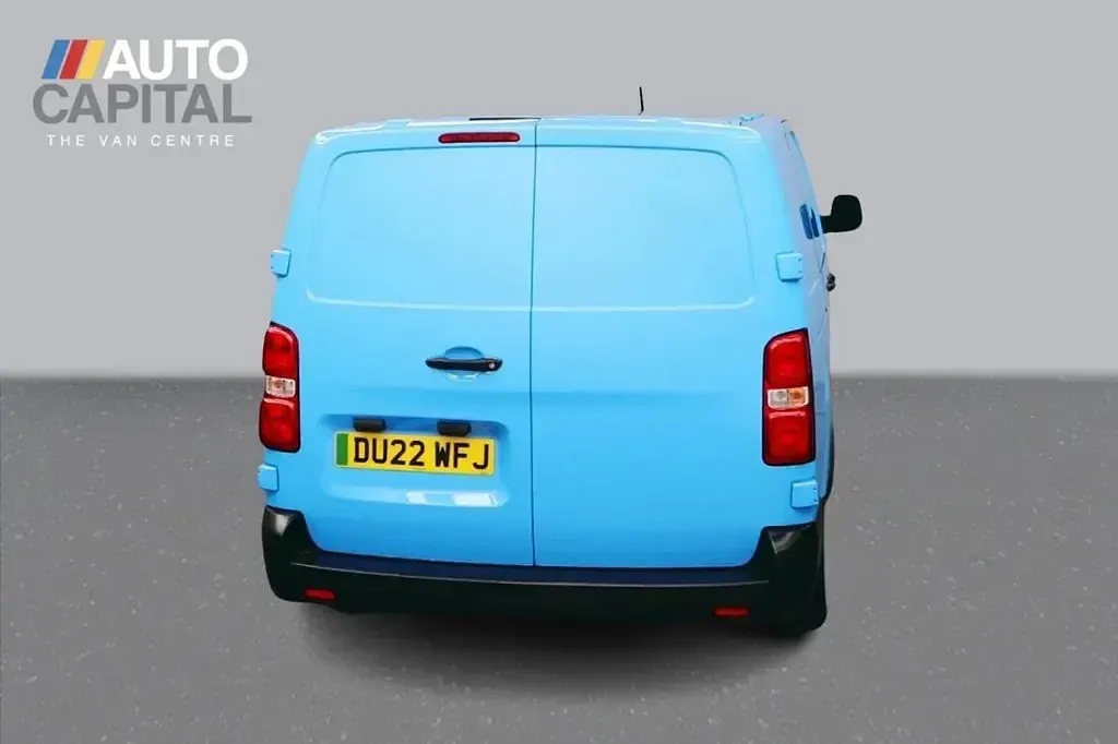 Used Vauxhall Vivaro 100 kW (136 HP) 2022 Blue MPV