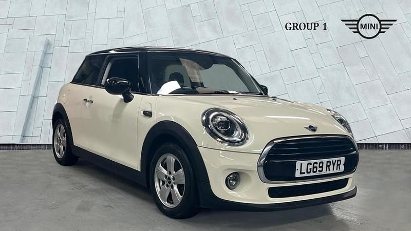 White Used 2019 Mini Cooper Classic Hatchback | £11,600 (Fair price) - Image 1/4