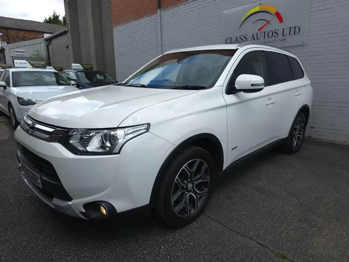 Used Mitsubishi Outlander 2014 White SUV