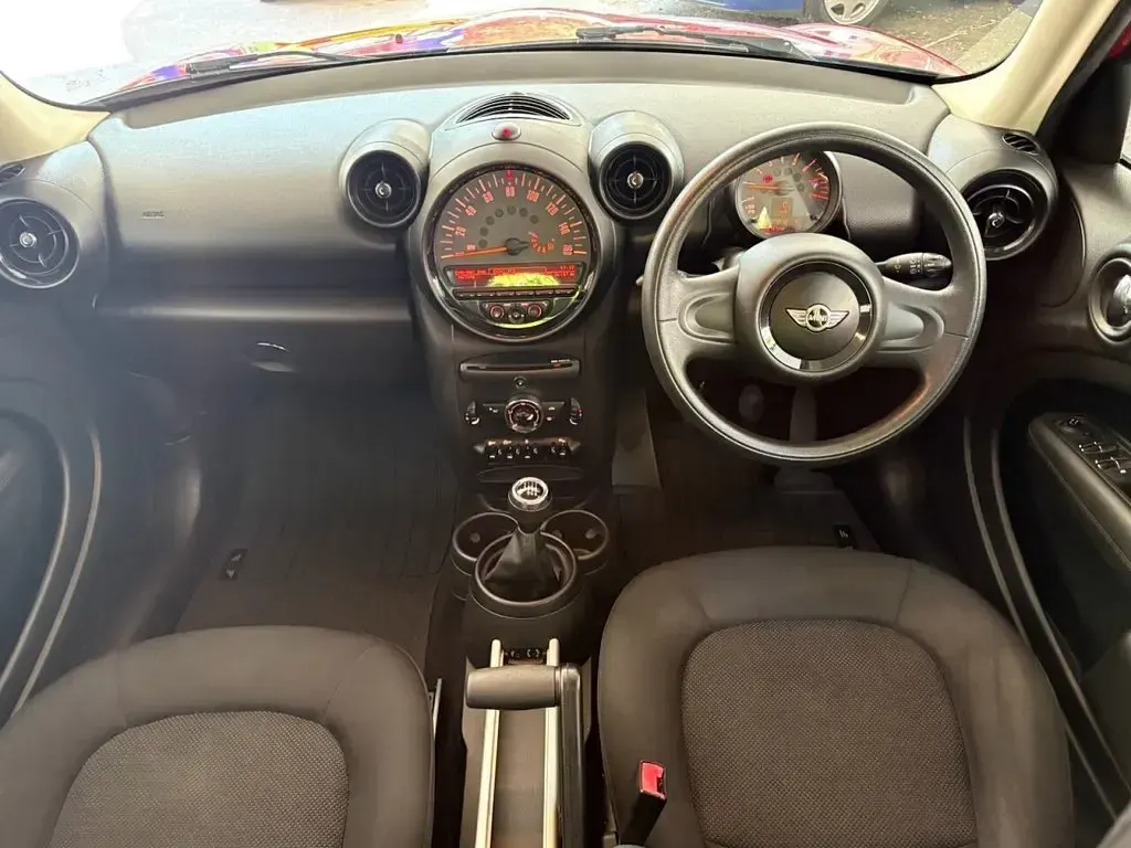 Used Mini Cooper 122 HP (89 kW) 2015 Red Hatchback