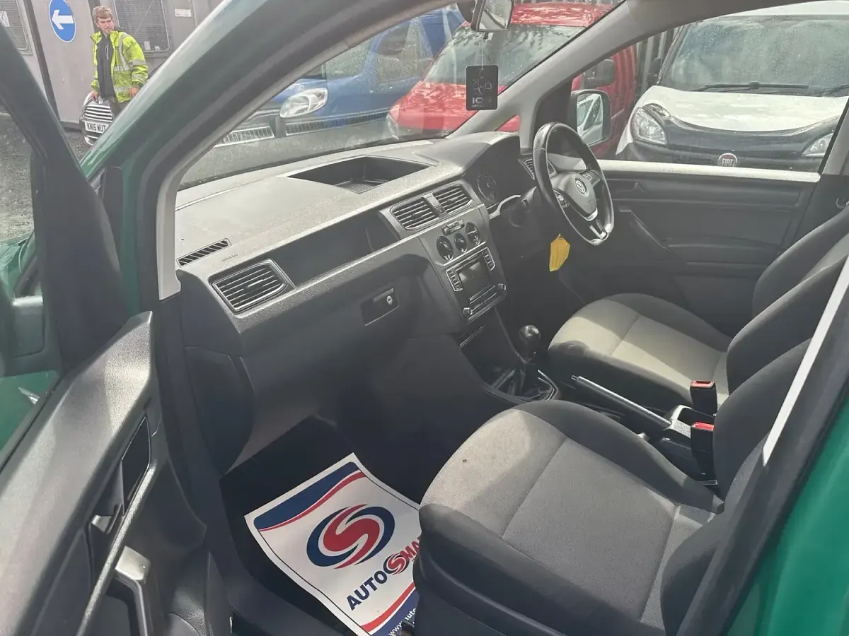 Used VW Caddy Maxi 102 HP (75 kW) 2018 Green MPV