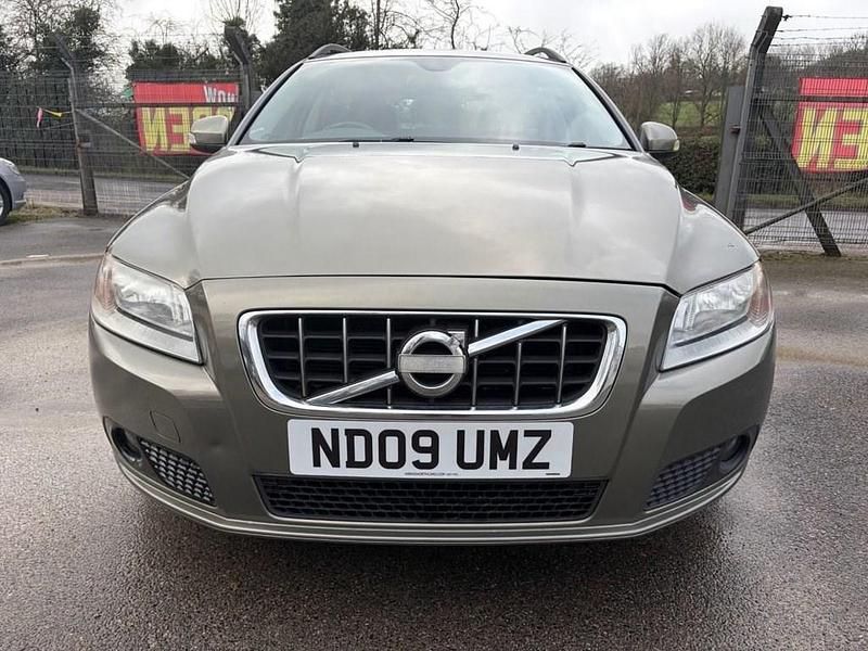 Used Volvo V70 SE 136 HP (100 kW) 2009 Green Estate