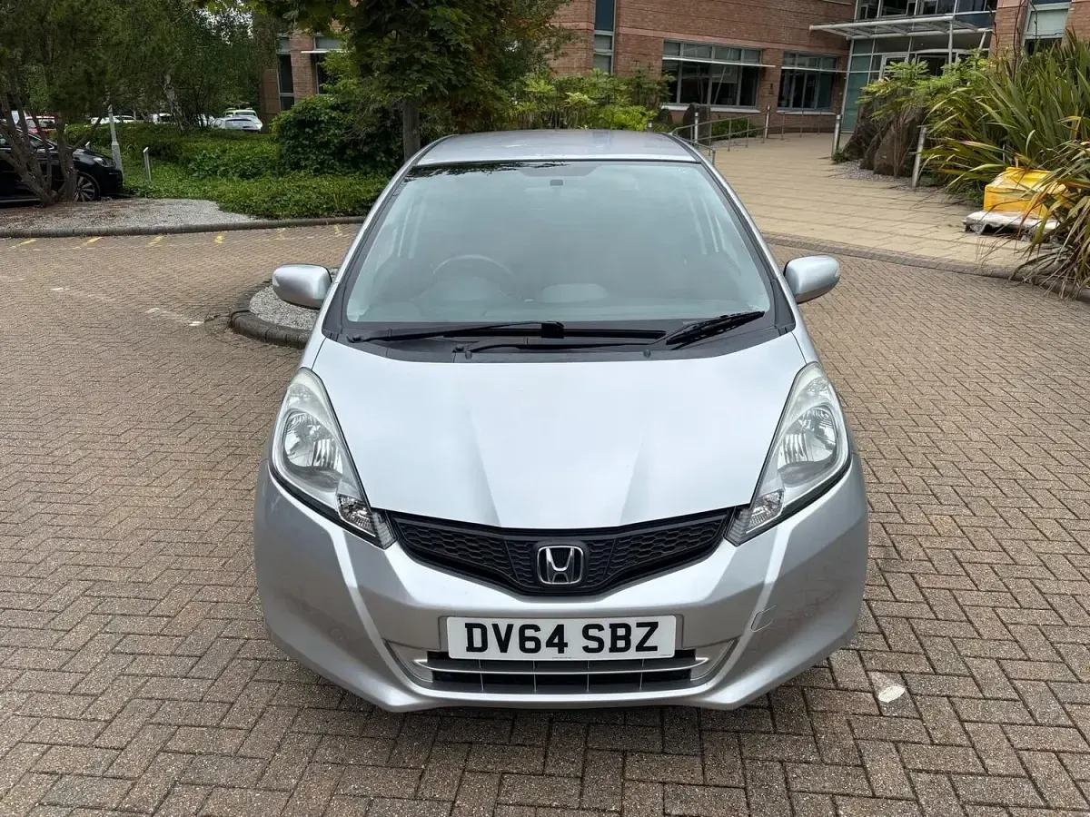 Used Honda Jazz ES 99 HP (72 kW) 2014 Silver Hatchback