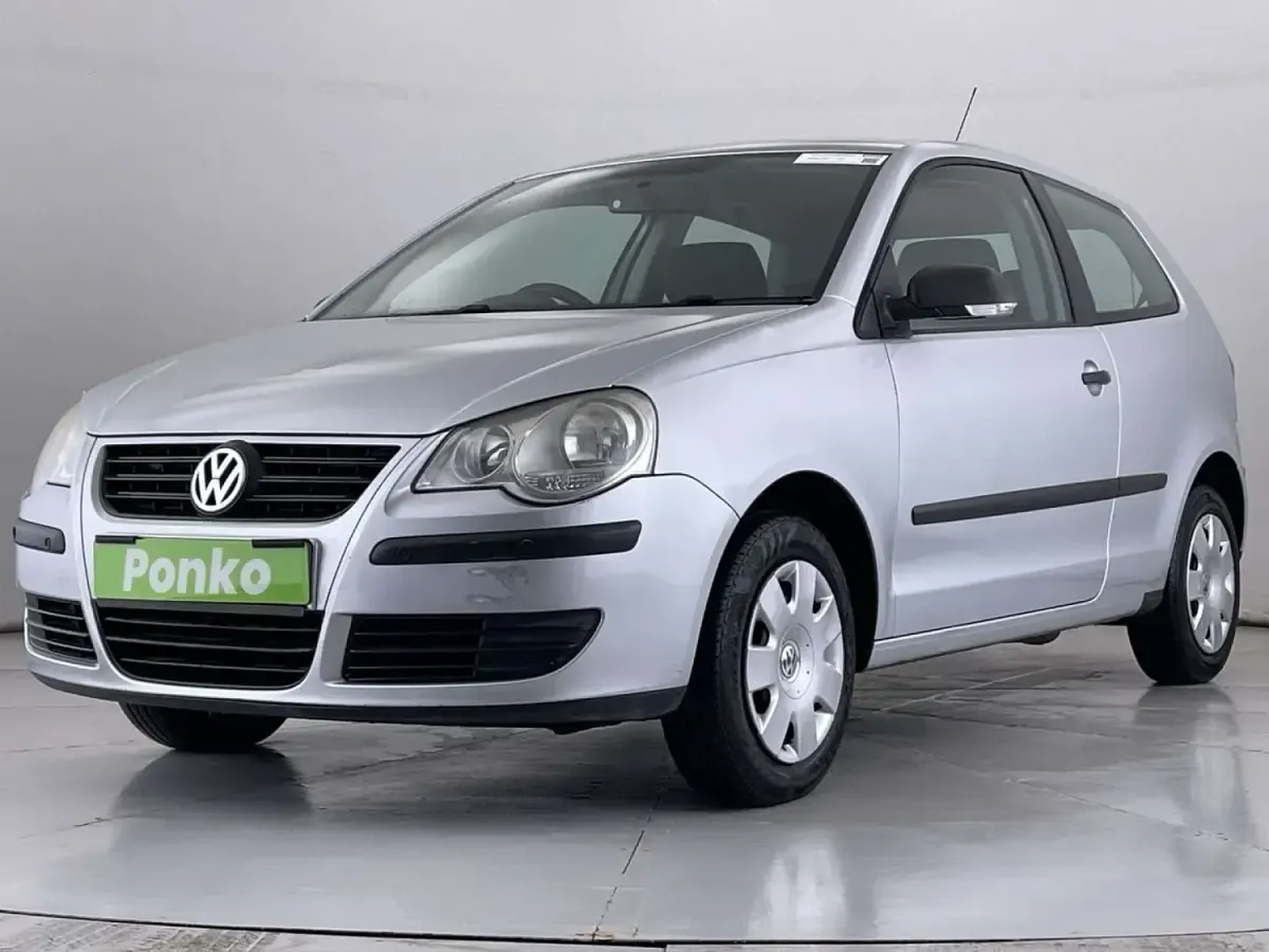 Begagnad VW Polo 55 HK (40 kW) 2005 Silver Halvkombi