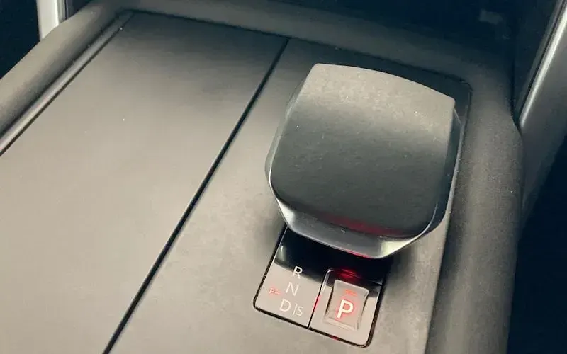 Used Land Rover Discovery SE Dynamic 300 HP (220 kW) 2023 Grey SUV