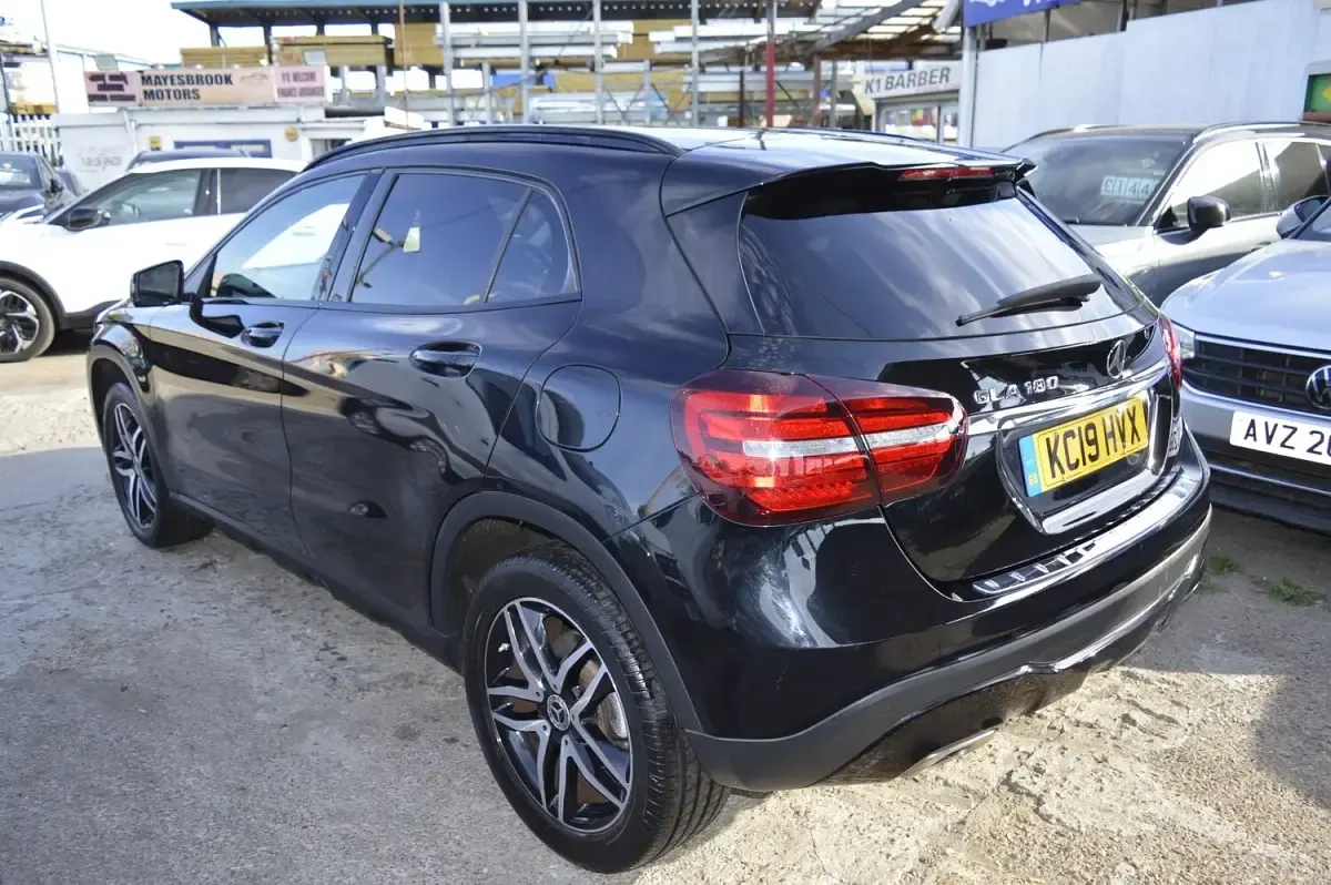 Used Mercedes GLA180 Urban 122 HP (89 kW) 2019 Black SUV