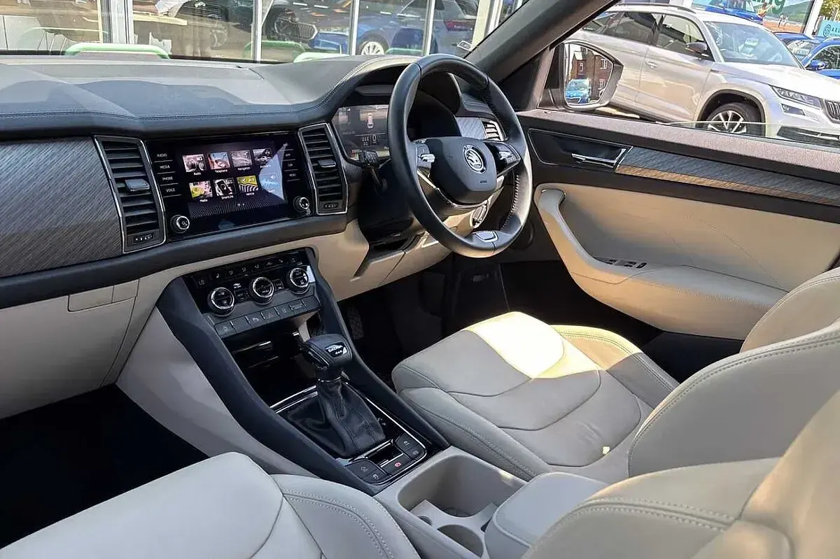 Used Skoda Kodiaq SE L Executive 140 HP (102 kW) 2023 Black magic pearl effect SUV