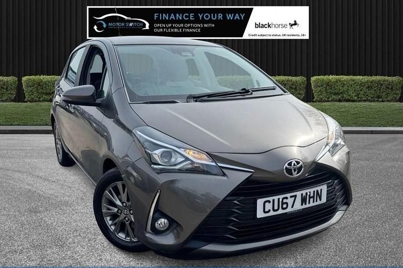 Used Toyota Yaris 111 HP (81 kW) 2017 Bronze Hatchback