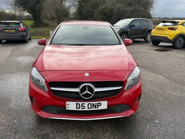 Usado Mercedes A180 Sport Edition 2015 Vermelho Citadino
