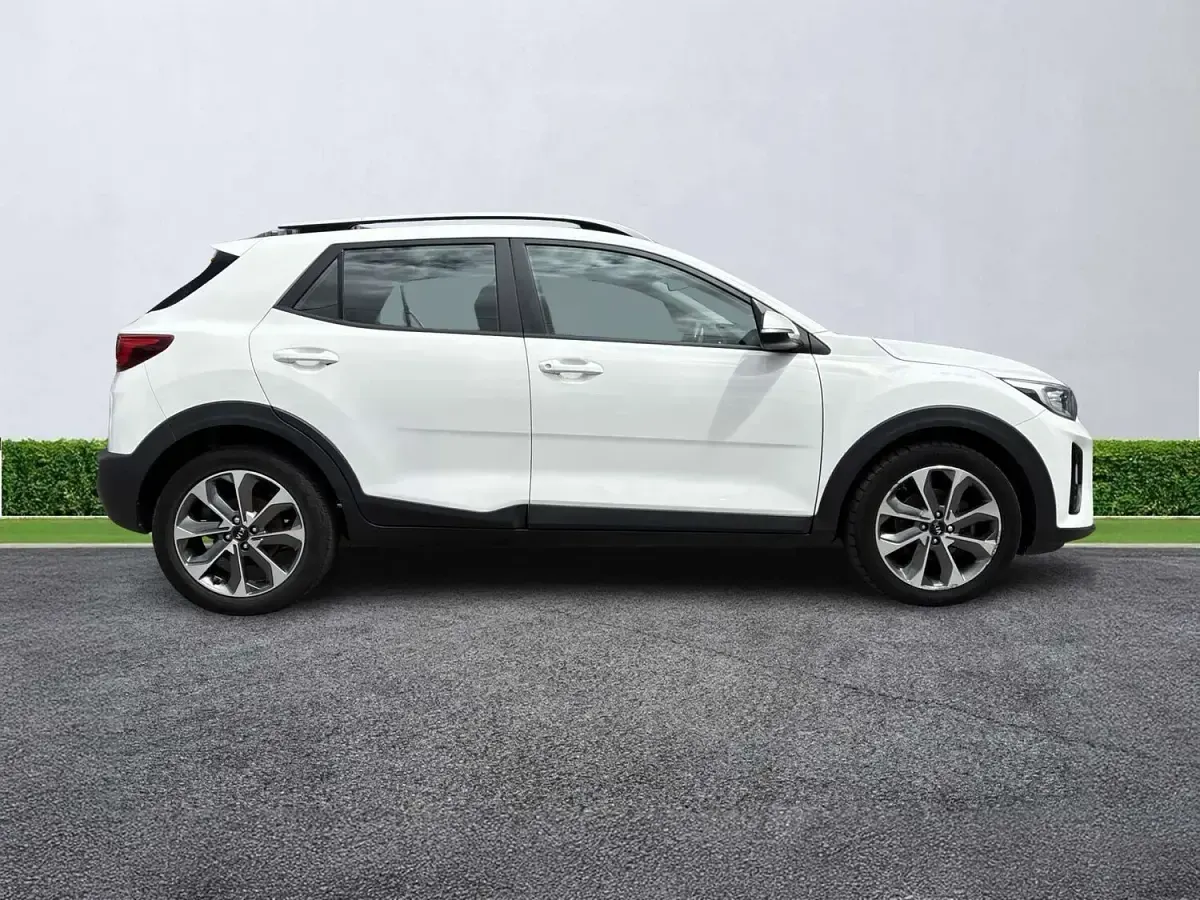Used Kia Stonic 98 HP (72 kW) 2019 White SUV
