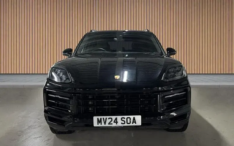 Used Porsche Cayenne S E-Hybrid 519 HP (381 kW) 2025 SUV
