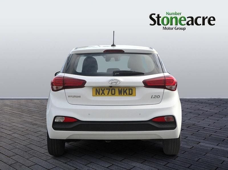 Used Hyundai i20 SE 84 HP (61 kW) 2020 White Hatchback