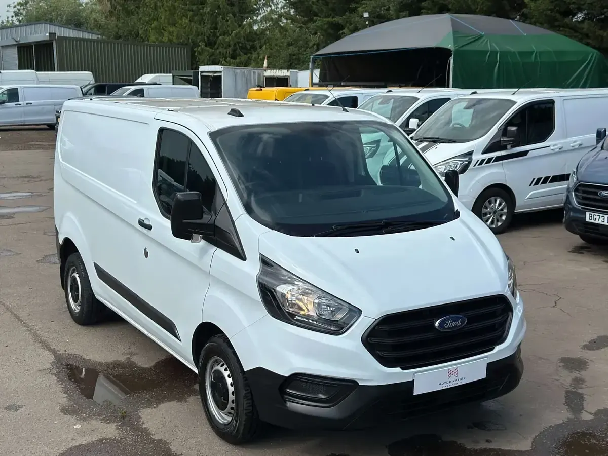 Used Ford Transit Custom S 105 HP (77 kW) 2022 White Van
