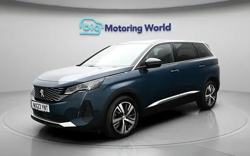 Second-hand Peugeot 5008 Active+ 131 CP (96 kW) 2023 Albastru SUV