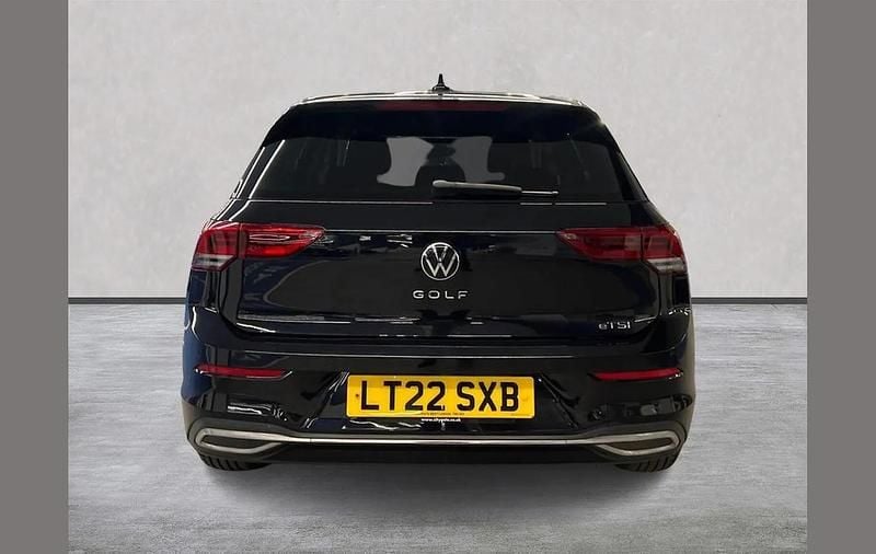 Usado VW Golf VIII Active 150 CV (110 kW) 2022 Negro Utilitario