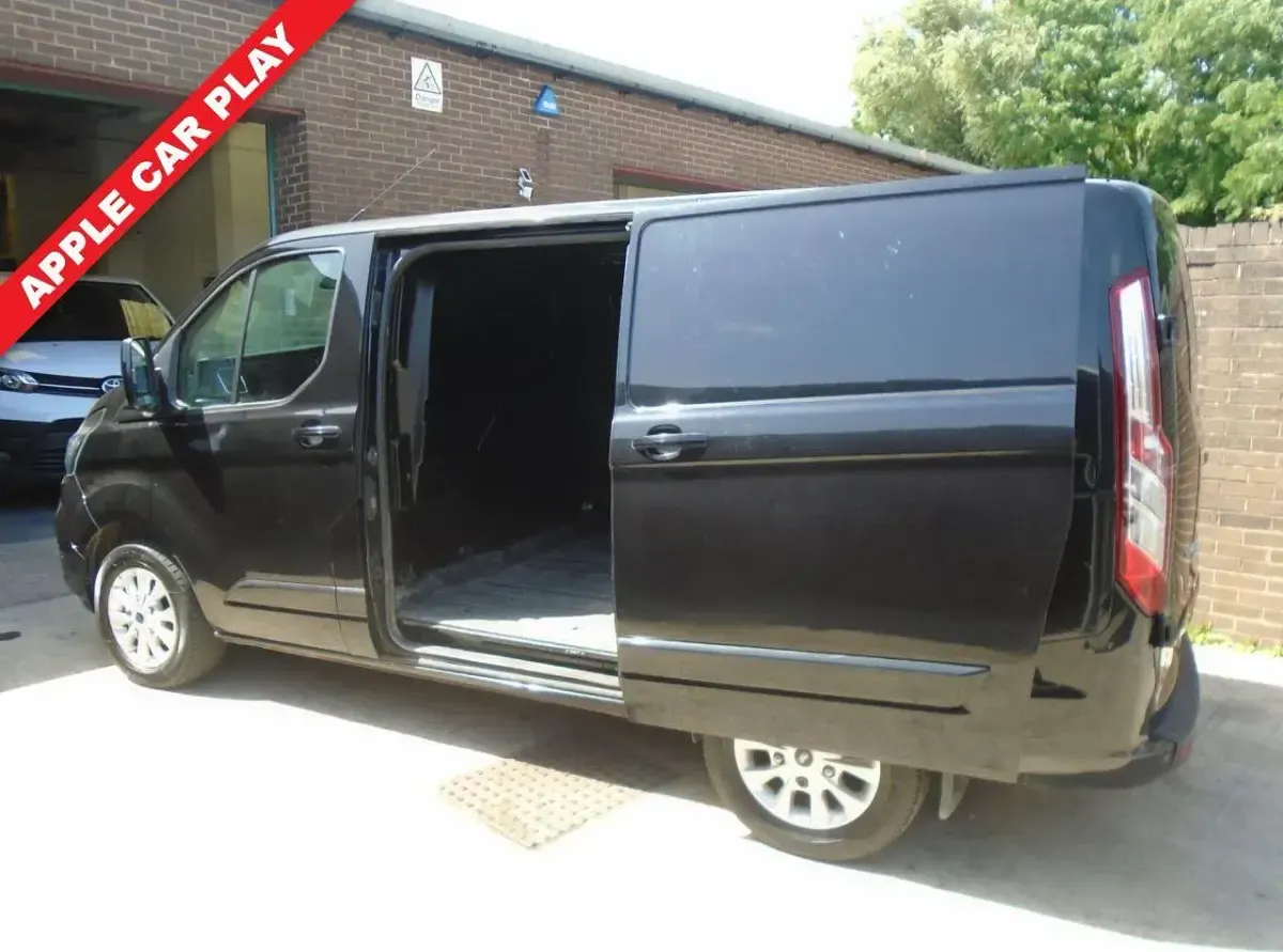Used Ford Transit Custom Limited 130 HP (95 kW) 2020 Black Van