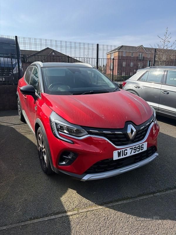 Usado Renault Captur Techno 91 HP (66 kW) 2023 Vermelho SUV
