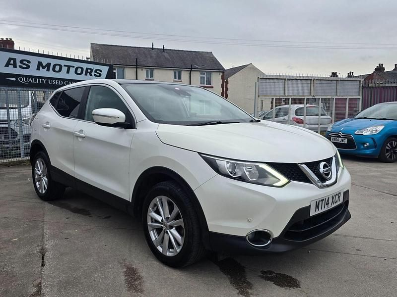Used Nissan Qashqai Acenta Premium 2014 White SUV