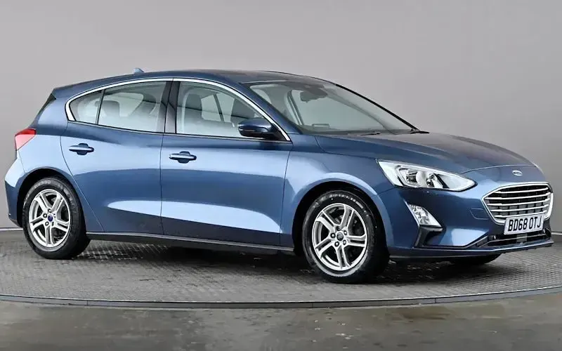 Begagnad Ford Focus Zetec 101 HK (74 kW) 2020 Halvkombi