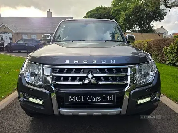 Used Mitsubishi Shogun 187 HP (137 kW) 2017 Grey SUV