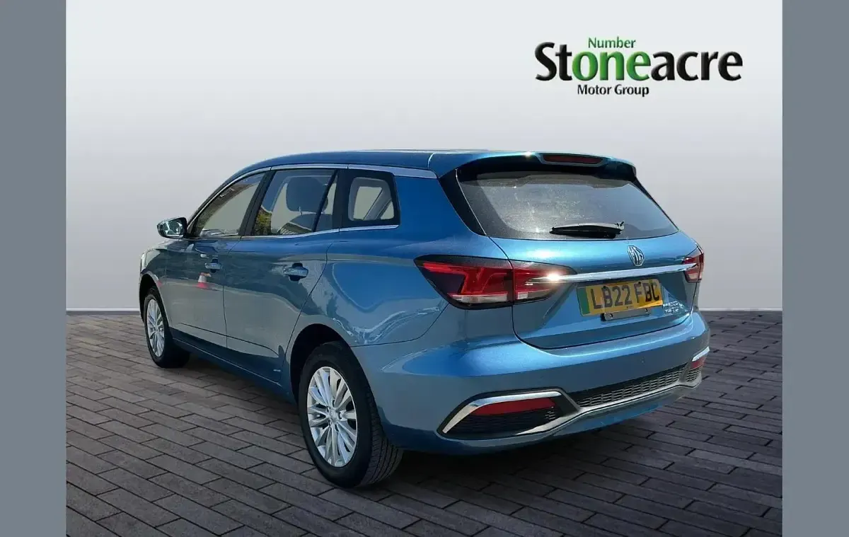 Used MG MG5 EV Excite 113 kW (154 HP) 2022 Blue Estate