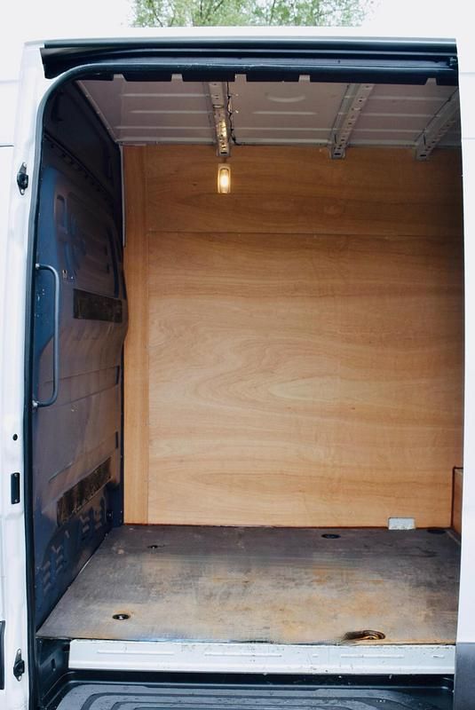 Image 3/4