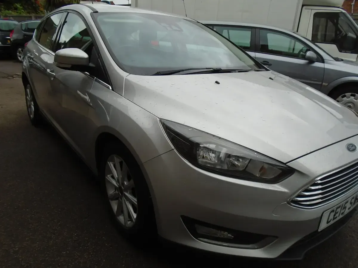 Used Ford Focus Titanium 120 HP (88 kW) 2015 Silver Hatchback