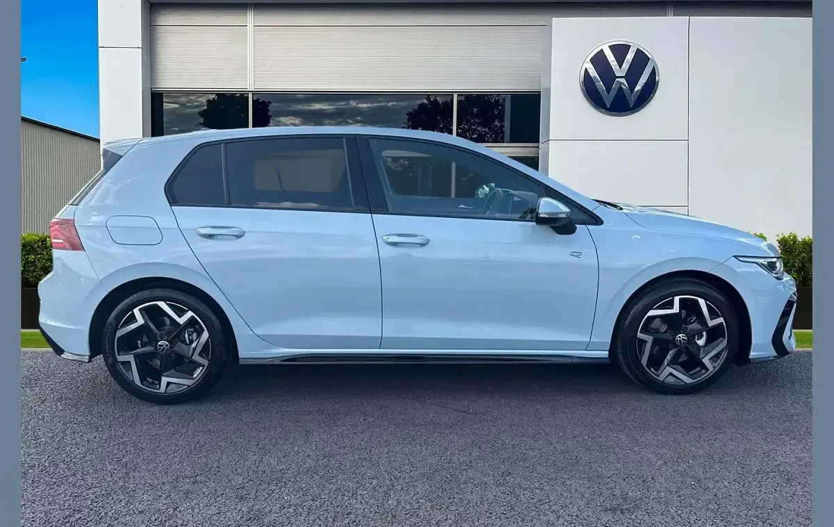 Used VW Golf VIII R-line 147 HP (108 kW) 2026 Blue Hatchback