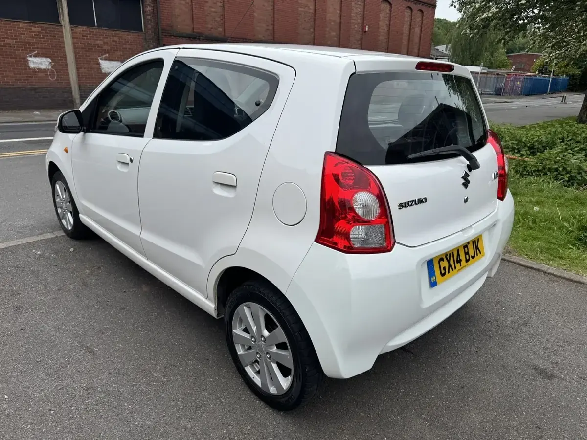 Used Suzuki Alto SZ4 68 HP (50 kW) 2014 White Hatchback