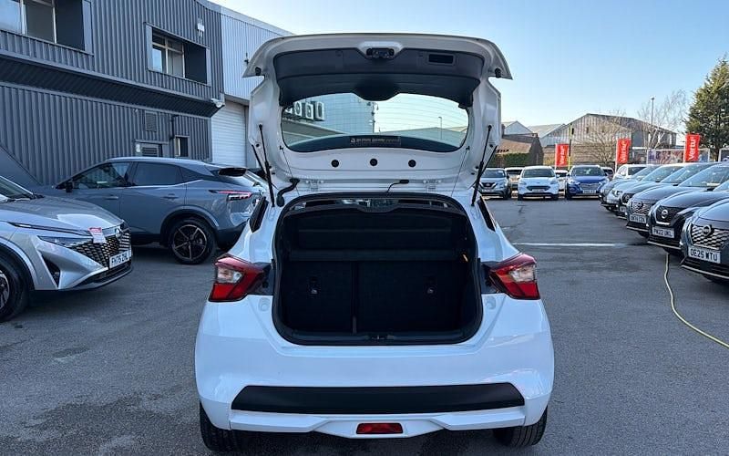 Used Nissan Micra Acenta 92 HP (67 kW) 2022 White Hatchback