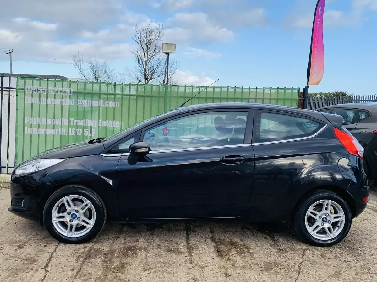 Used Ford Fiesta Zetec 82 HP (60 kW) 2013 Black Hatchback