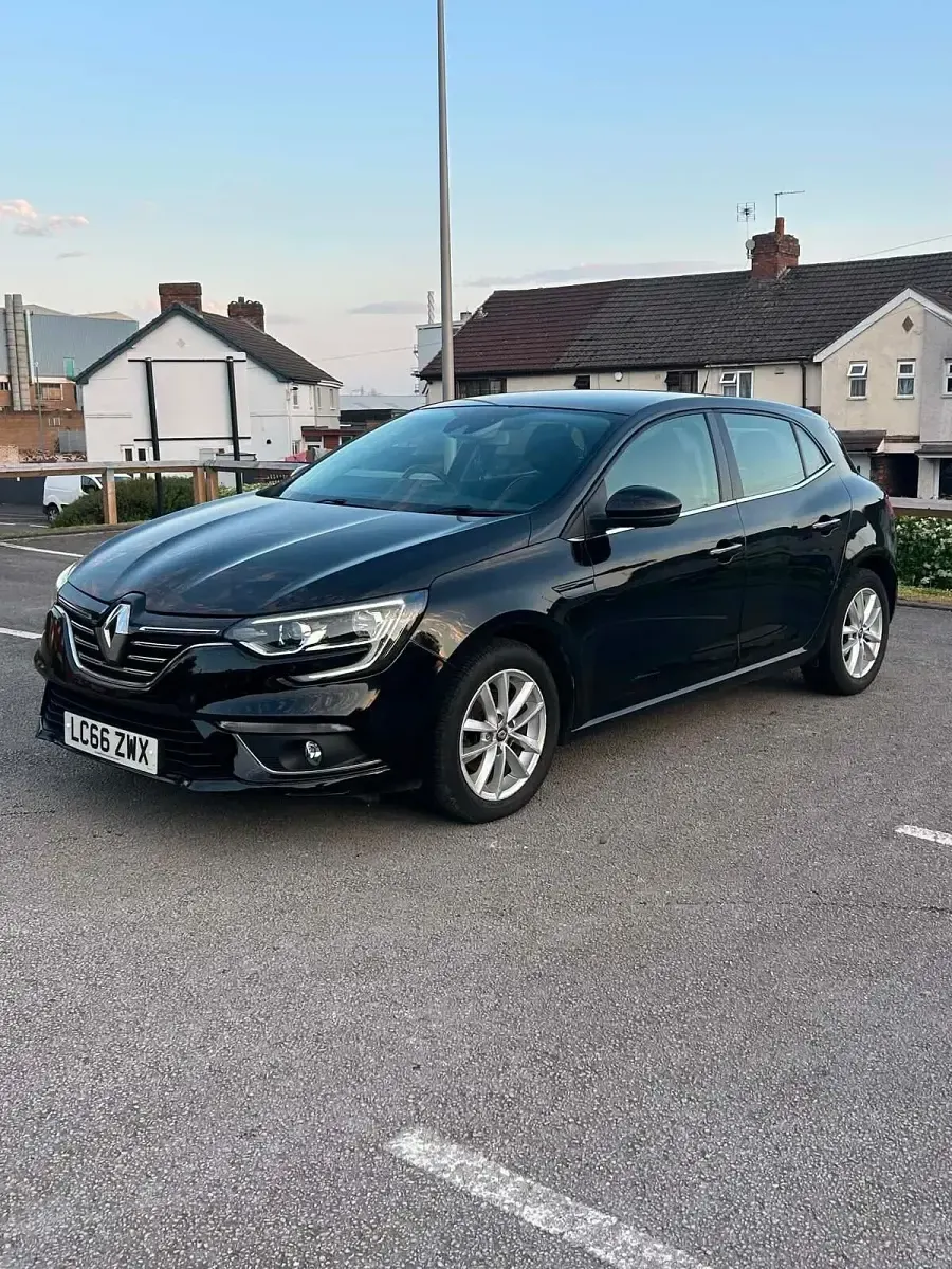 Used Renault Mégane IV Dynamique 110 HP (80 kW) 2016 Black Hatchback