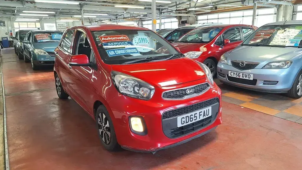 Used Kia Picanto 85 HP (62 kW) 2015 Red Hatchback