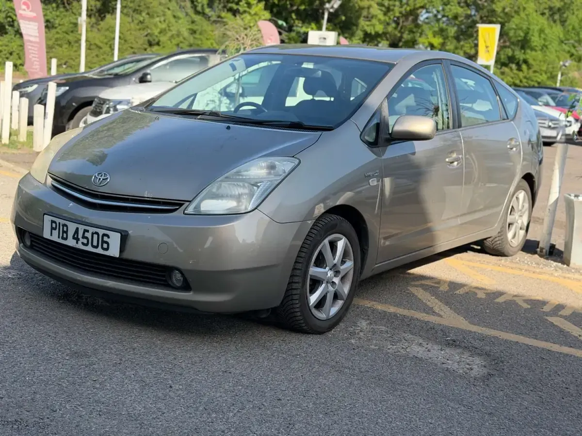 Used Toyota Prius 76 HP (55 kW) 2008 Bronze Hatchback