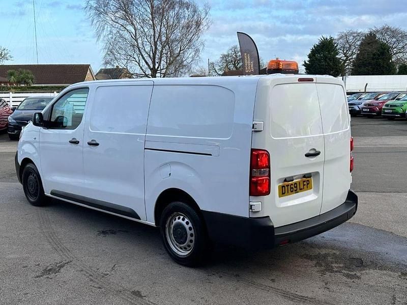 White Used 2020 Vauxhall Vivaro Edition Van | £8,995 (Good price) - Image 1/3