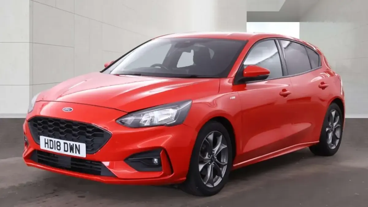 Used Ford Focus ST-Line 125 HP (91 kW) 2018 Red Hatchback