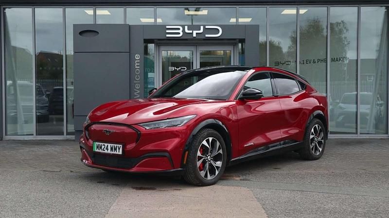 Used Ford Mustang Premium 351 HP (258 kW) 2024 Red Estate