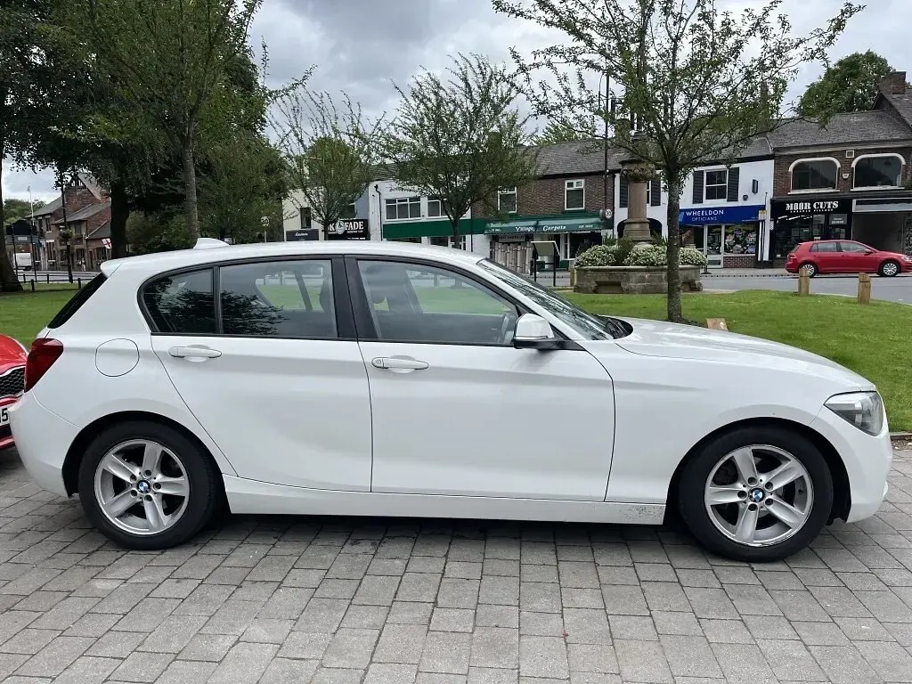 Used BMW 116 Efficient Dynamics 2012 White Hatchback