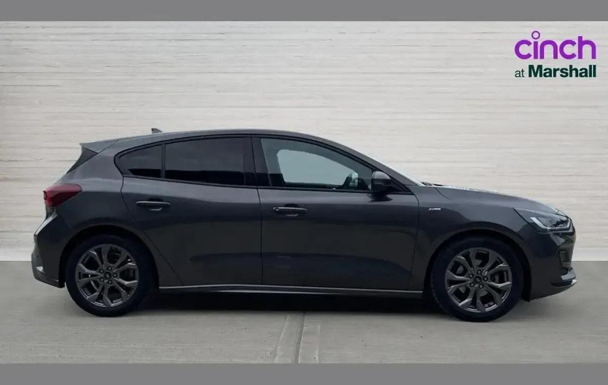 Used Ford Focus ST-Line 125 HP (91 kW) 2023 Grey Hatchback
