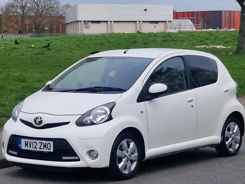 Used Toyota Aygo 2012 White Hatchback