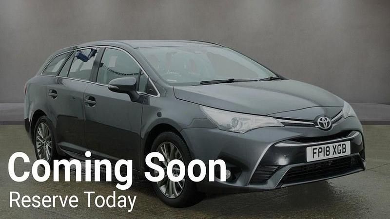 Used Toyota Avensis Business Edition 143 HP (105 kW) 2018 Grey Estate