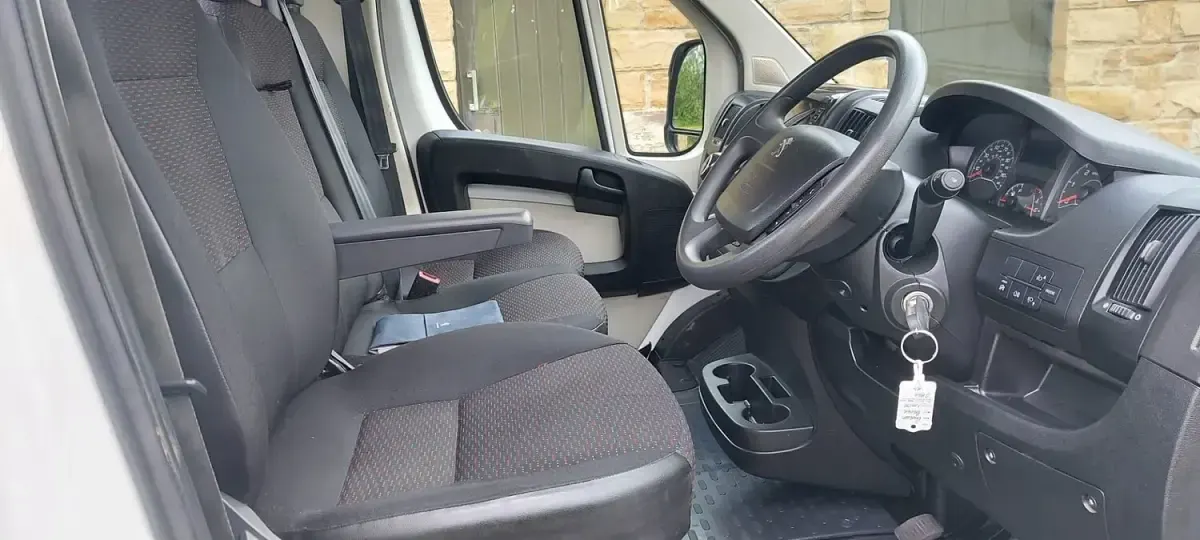 Used Peugeot Boxer 165 HP (121 kW) 2020 White Van
