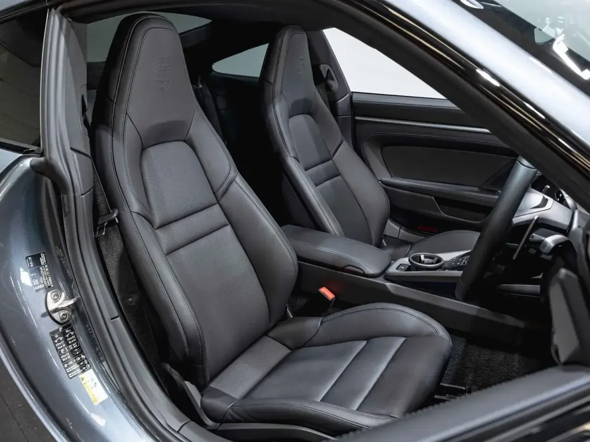 Begagnad Porsche 911 2024 Grå Sportkupé