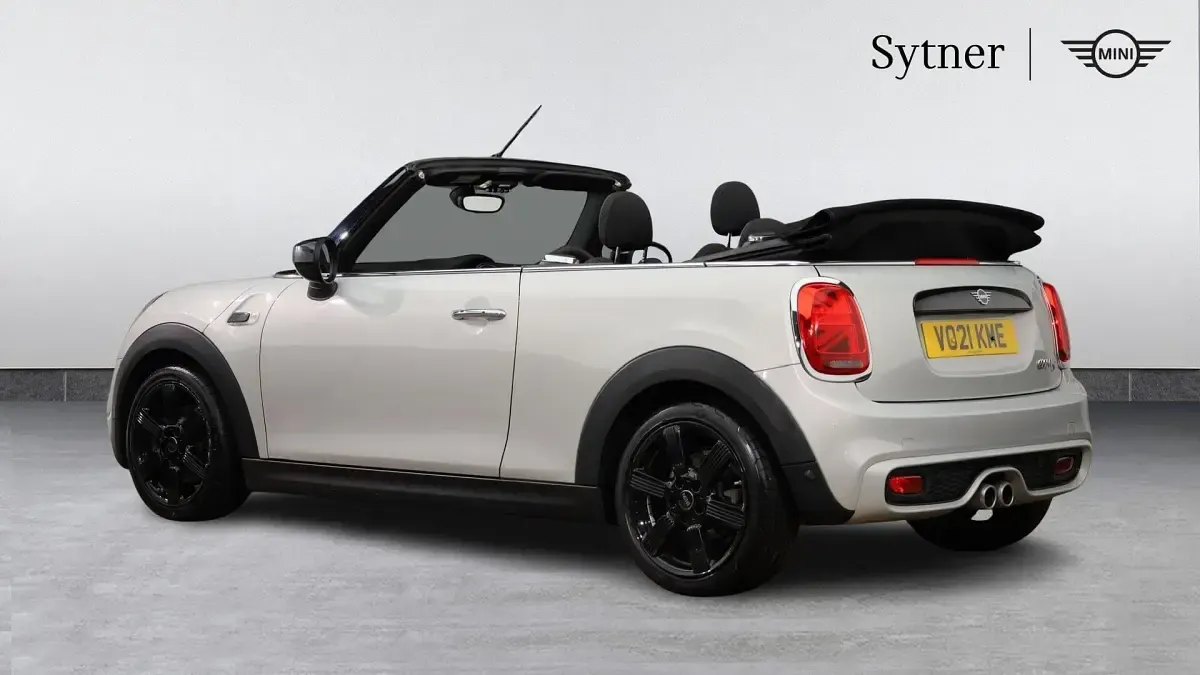 Usado Mini Cooper S Classic 189 HP (139 kW) 2021 Prateado Citadino