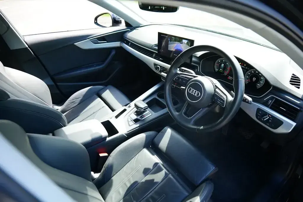 Używany Audi A4 Sport 163 KM (119 kW) 2022 Szary Kombi
