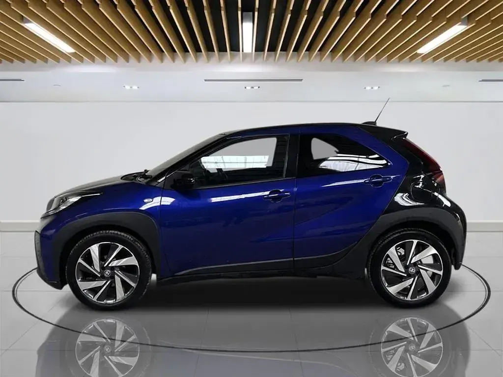 Used Toyota Aygo X 72 HP (52 kW) 2022 Blue SUV