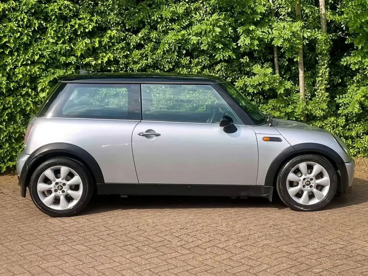 Used Mini Cooper Hatch 2006 Pure silver metallic Hatchback